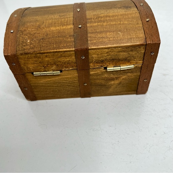 Wooden trinket box - Picture 6 of 14